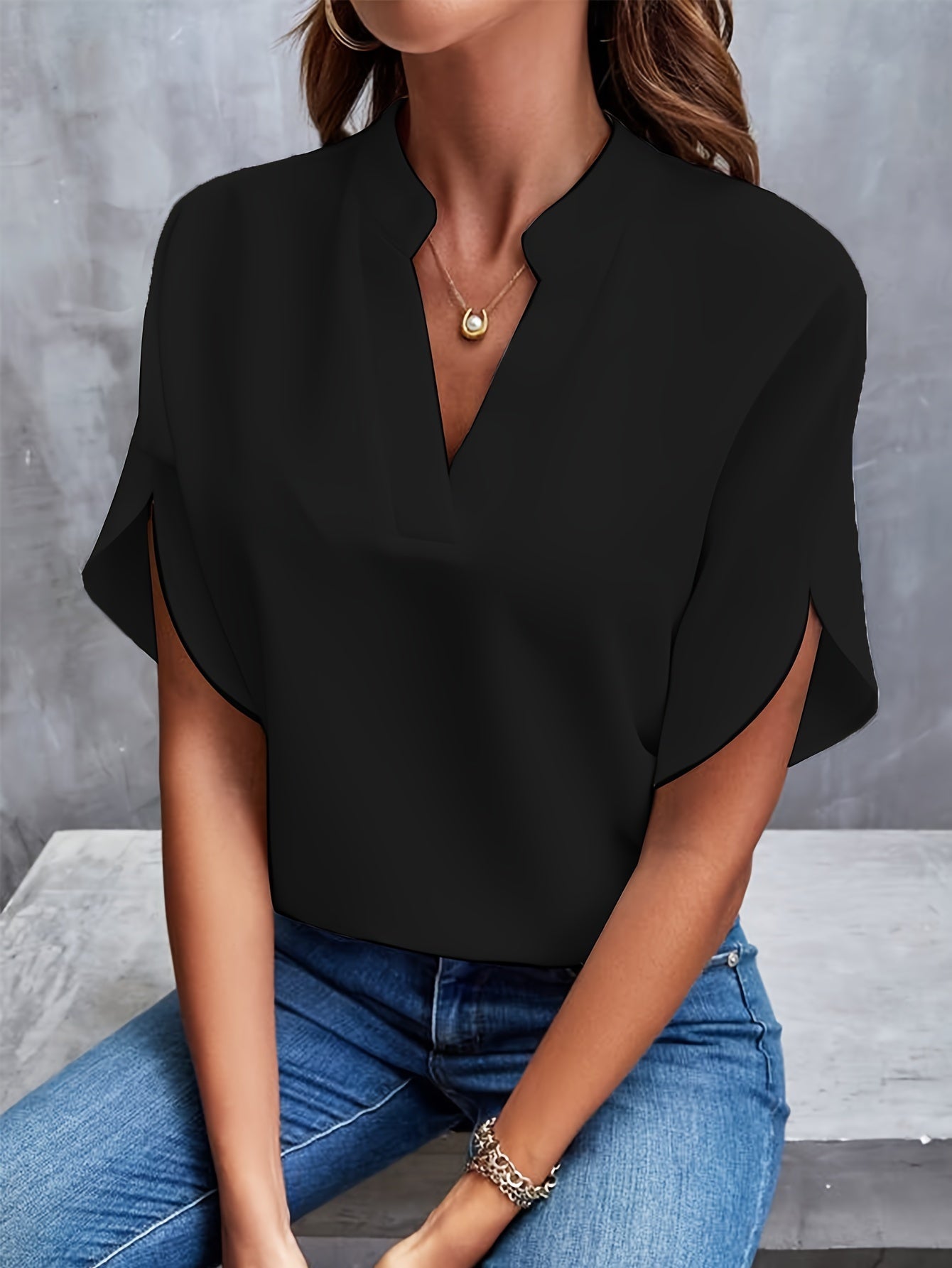 Elegant Women's Blouse - Comfortable & Wrinkle-Free