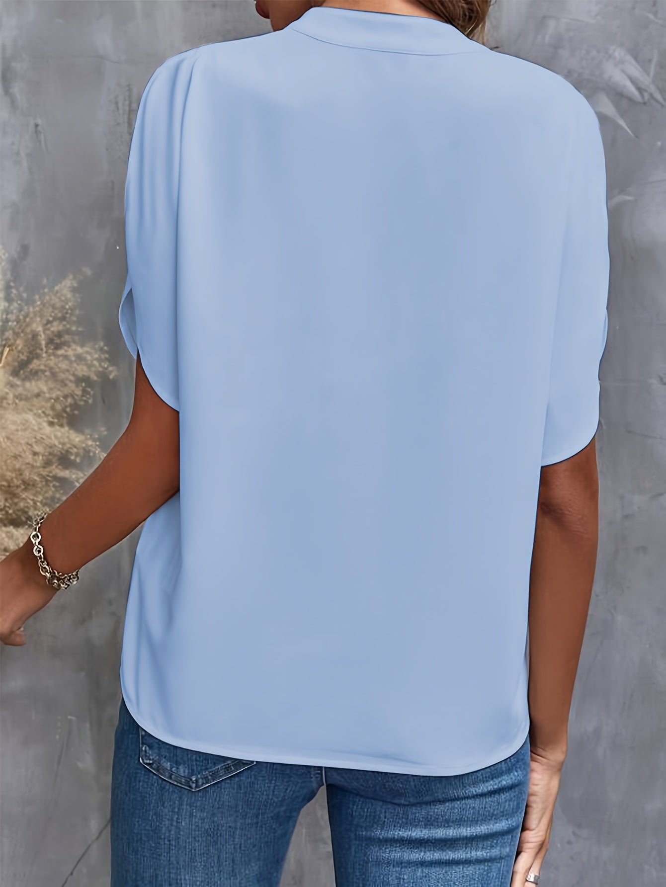 Elegant Women's Blouse - Comfortable & Wrinkle-Free