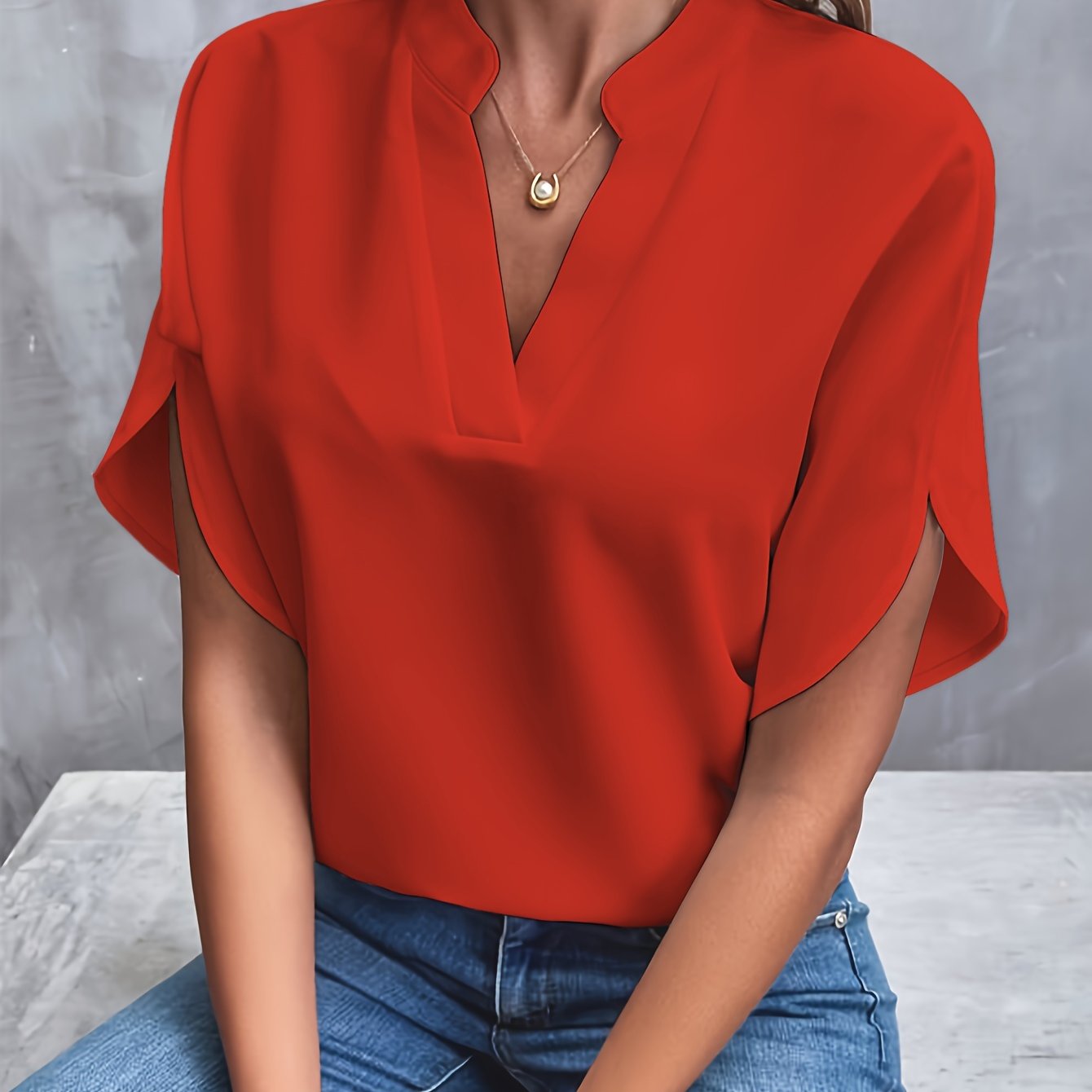 Elegant Women's Blouse - Comfortable & Wrinkle-Free