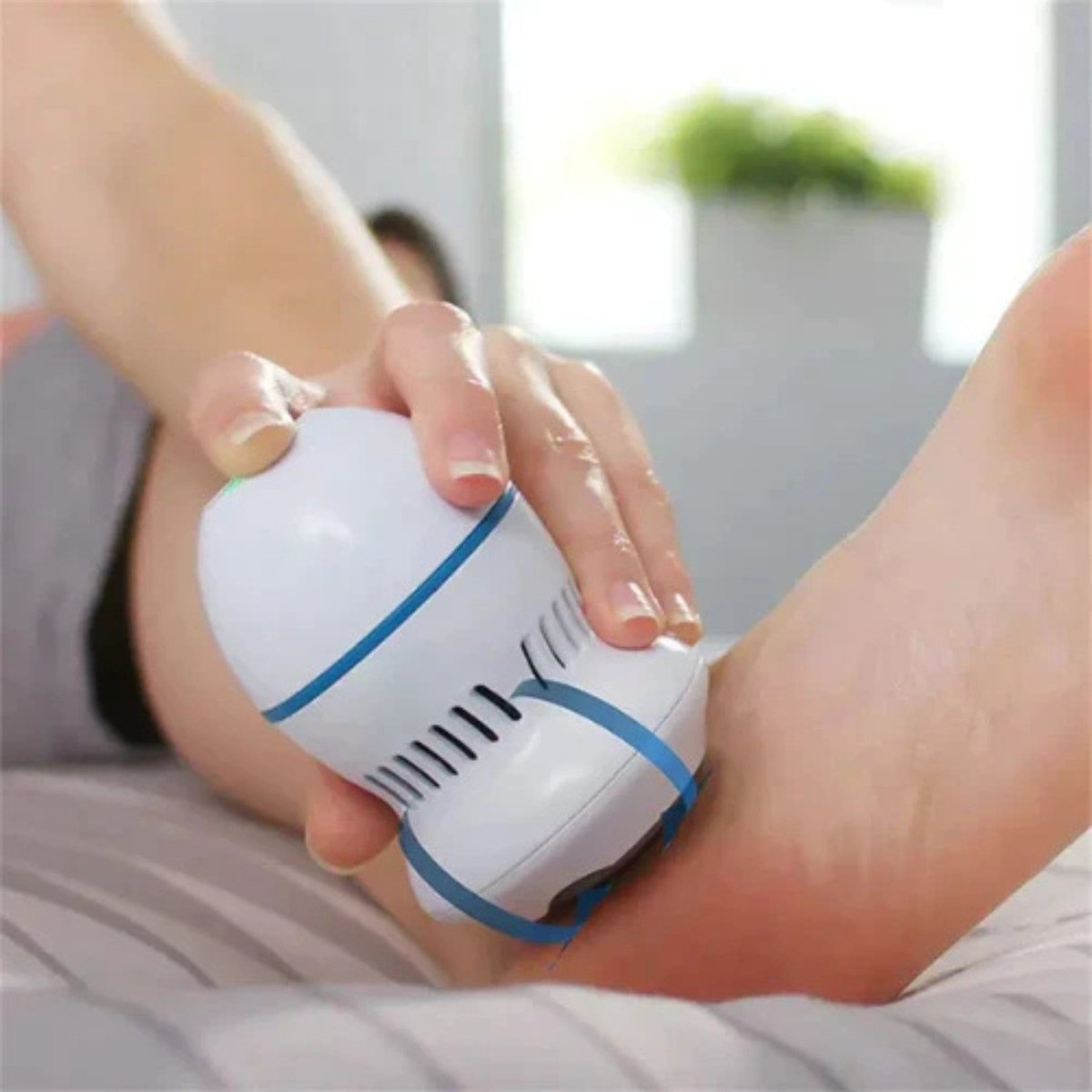 Electric Callus Remover with Ergonomic Grip and Washable Head