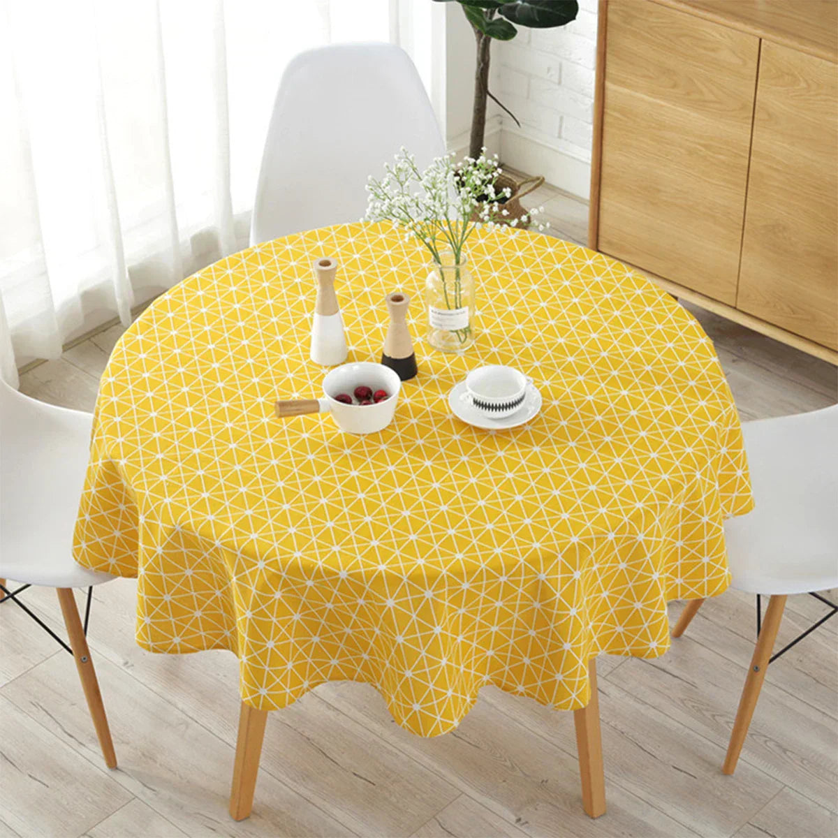 Round Houndstooth Tablecloth in Cotton-Linen Blend