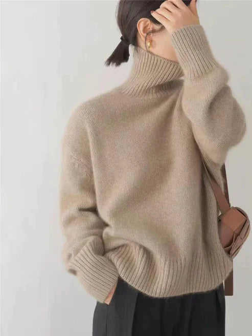 Elegant Turtleneck Sweater for Year-Round Comfort