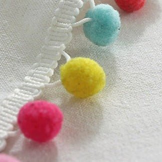 100% Cotton Fiesta White Tablecloth with Pompom Edge