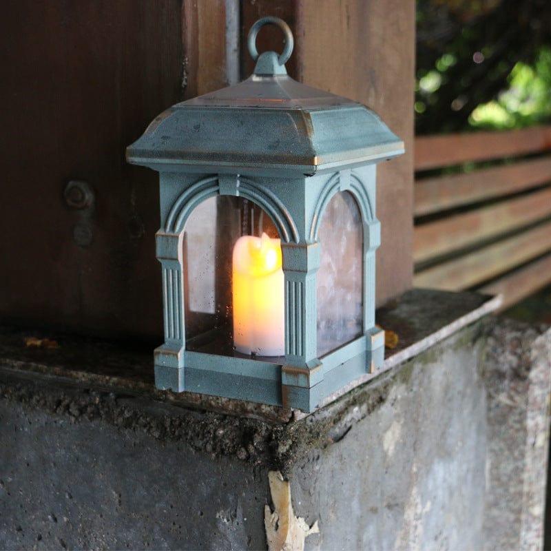 Vintage Solar Outdoor Lantern with Weather-Resistant Design