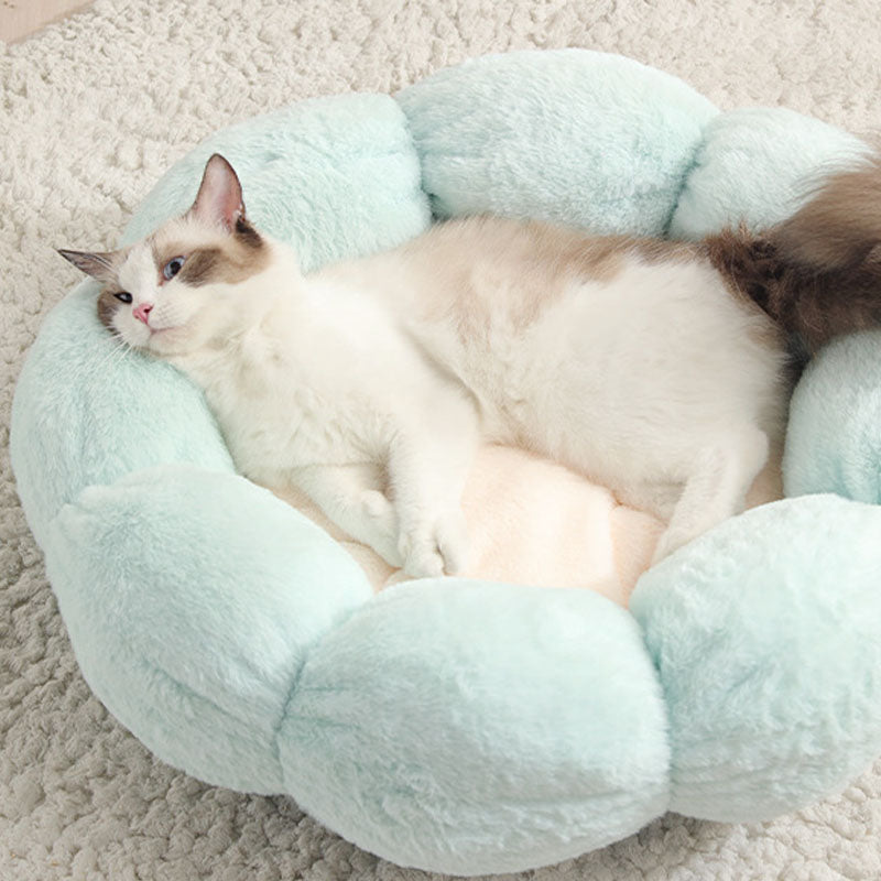 Flower Shape Cat Bed with Soft Rabbit Fleece and Non-Slip Bottom