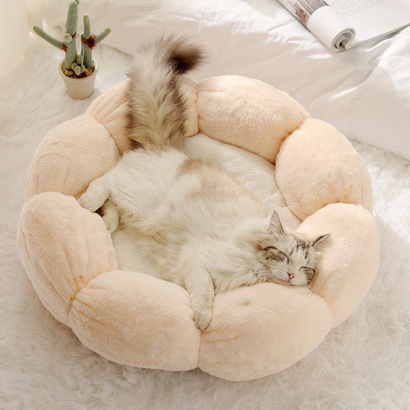 Flower Shape Cat Bed with Soft Rabbit Fleece and Non-Slip Bottom