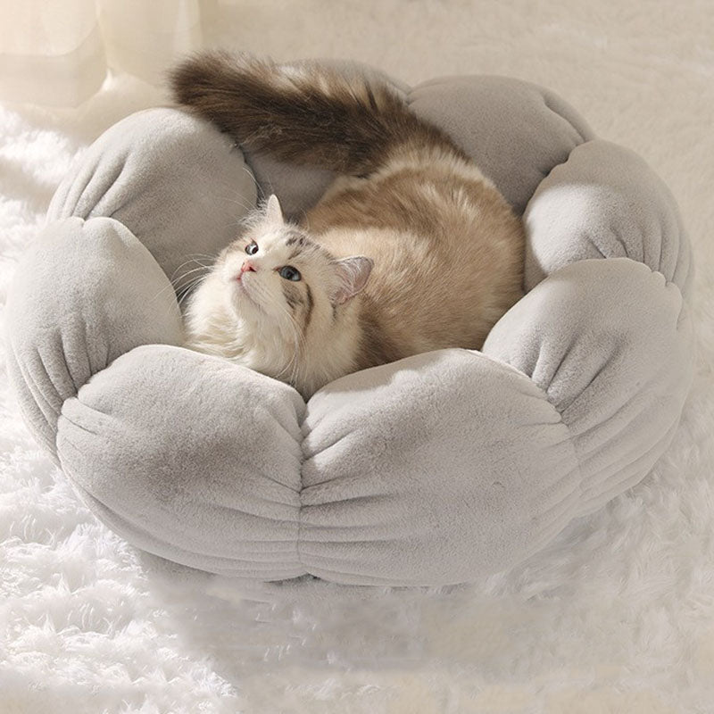 Flower Shape Cat Bed with Soft Rabbit Fleece and Non-Slip Bottom