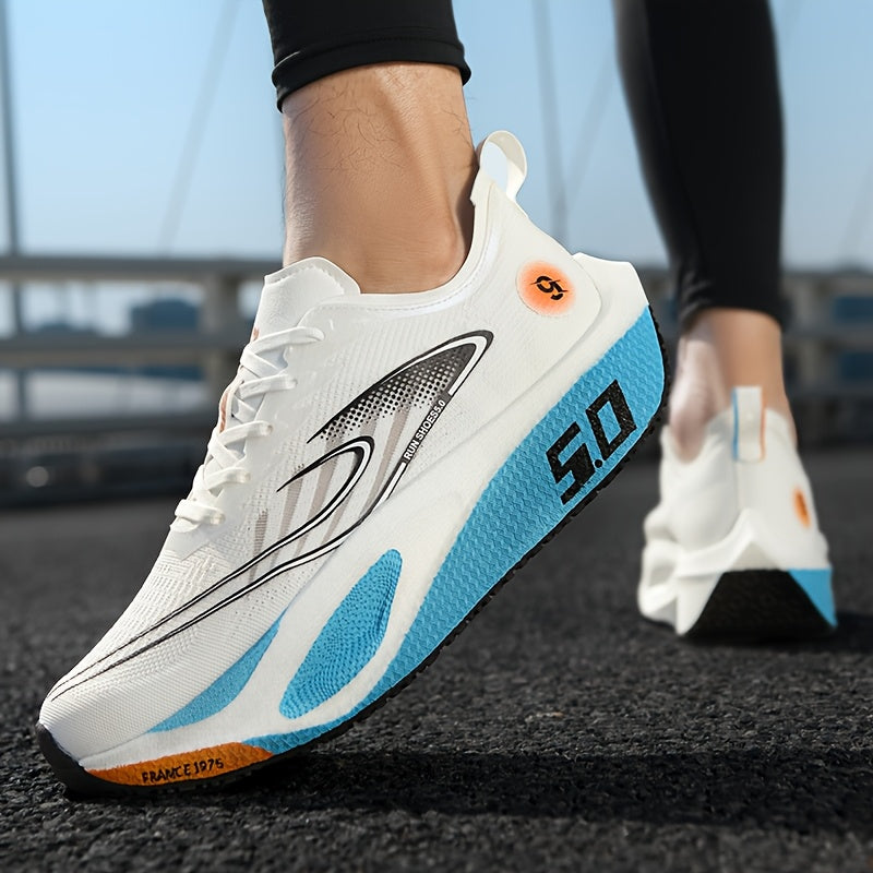 Mid-Top Sports Shoes for Running and Training