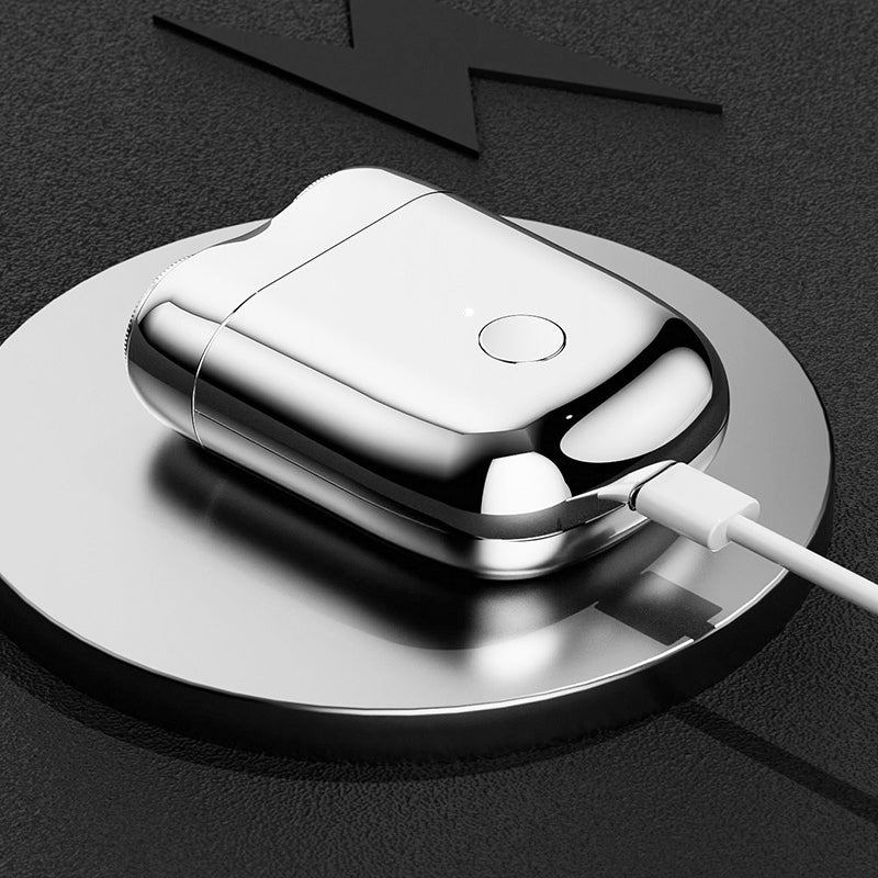 Travel-Friendly Electric Razor with Quiet Operation and Long Battery Life