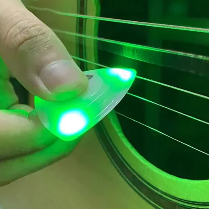 Light-Up Guitar Pick for Enhanced Performance and Timing