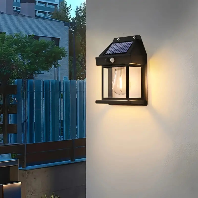 Solar Outdoor Motion Sensor Lamp with Automatic Activation
