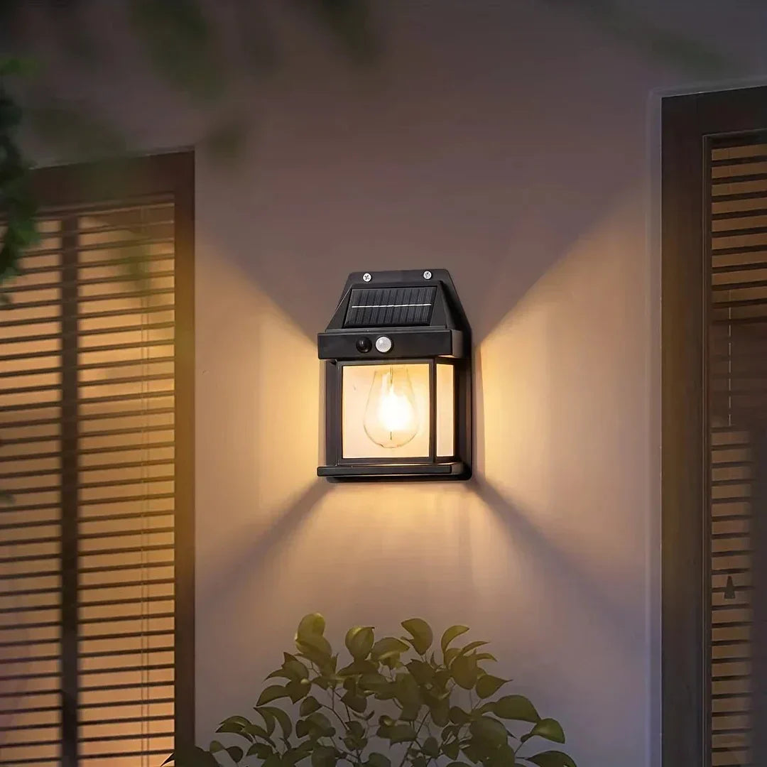 Solar Outdoor Motion Sensor Lamp with Automatic Activation