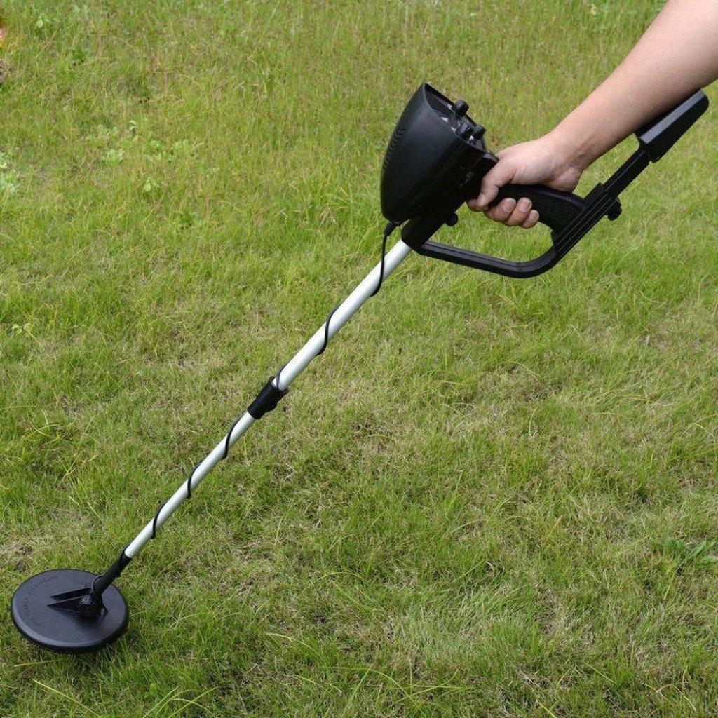 Metal Detector with Adjustable Shaft and Waterproof Coil for Treasure Hunting
