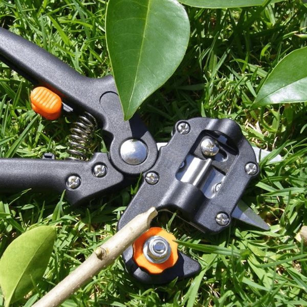 Professional Grafting and Pruning Tool with Ergonomic Handle