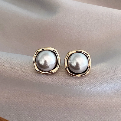 Orlina - Elegant Pearl Earrings