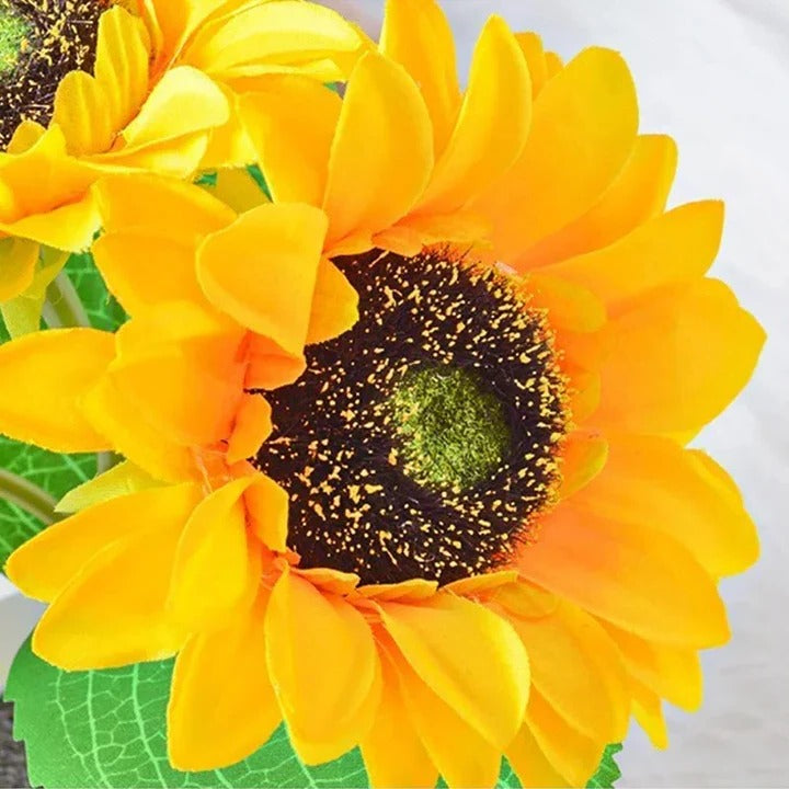 Rechargeable Sunflower Night Light with Warm White Glow