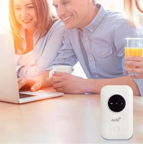 High-Speed Portable WiFi Router with 5G Support