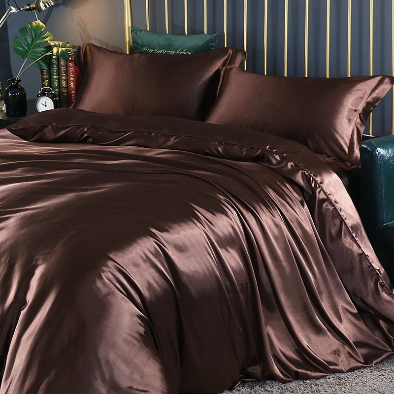 Luxury 4-Piece Satin Silk Bedding Set with Pillowcases and Fitted Sheet