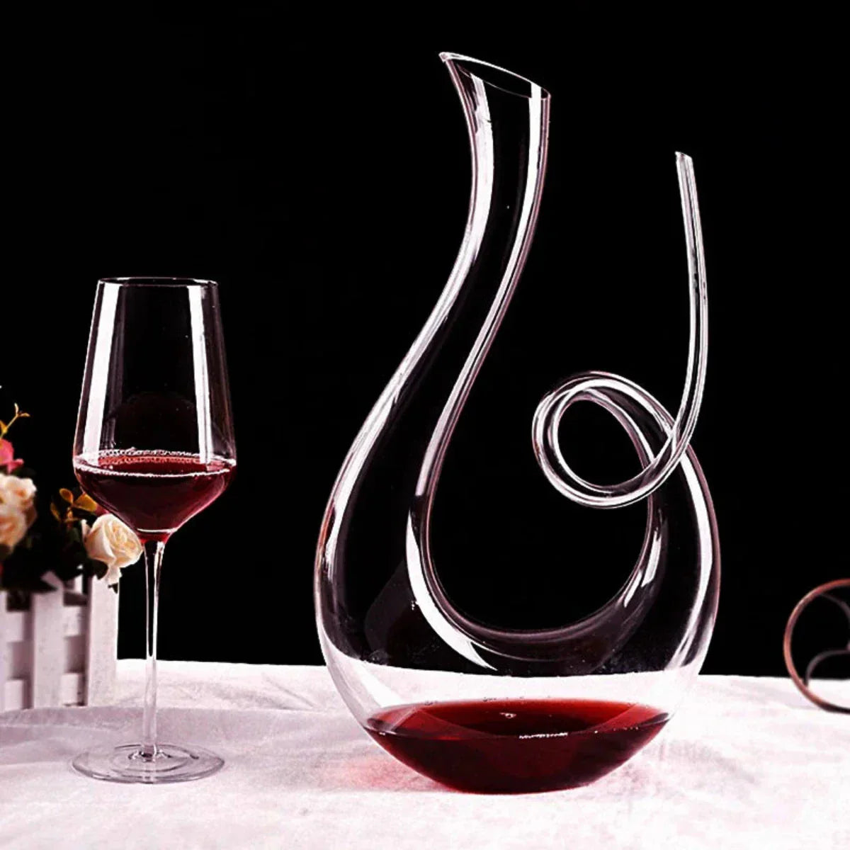 Lead-Free Crystal Wine Decanter with Swirling Design for Optimal Aeration