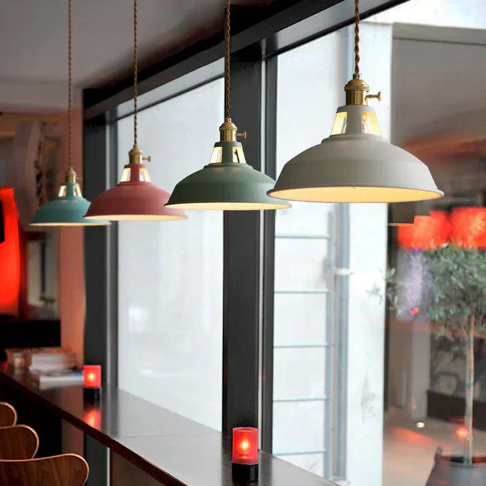 Industrial Retro Pendant Light in Metal with Adjustable Chain
