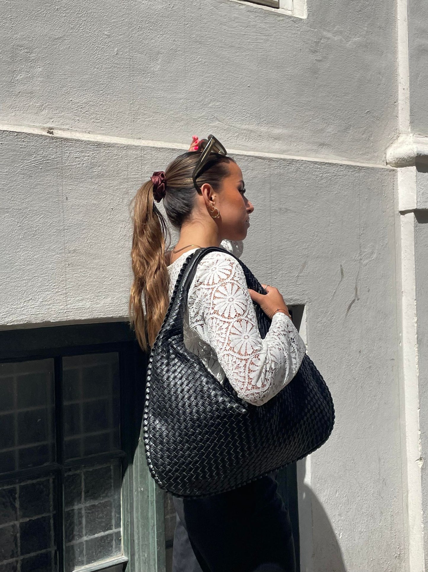 Multifunctional Lightweight Shoulder Bag for Travel and Everyday Use