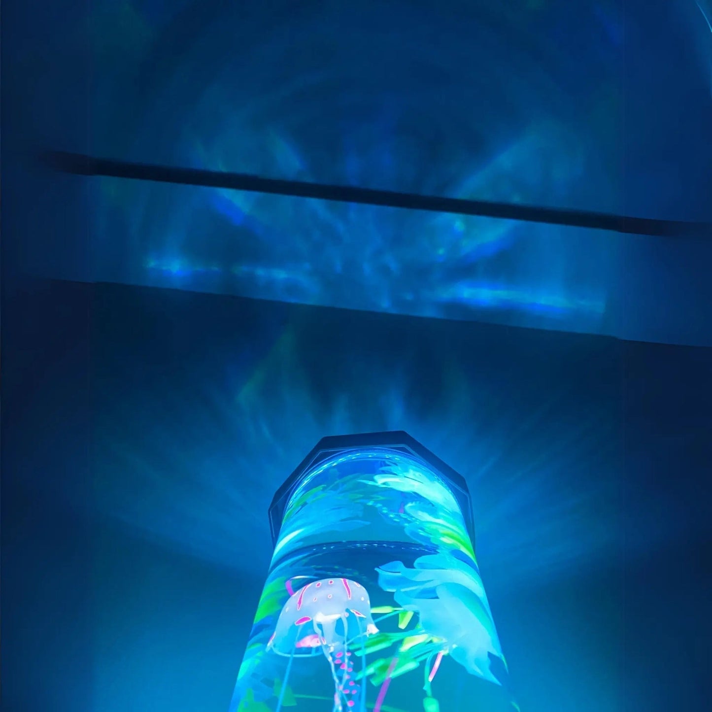 Jellyfish Aquarium Table Lamp with Color-Changing LED Lights