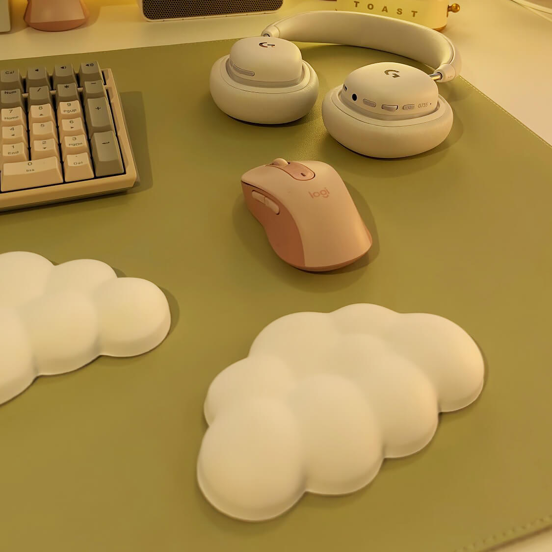 Cloud-Shaped Ergonomic Keyboard and Mouse Wrist Rest