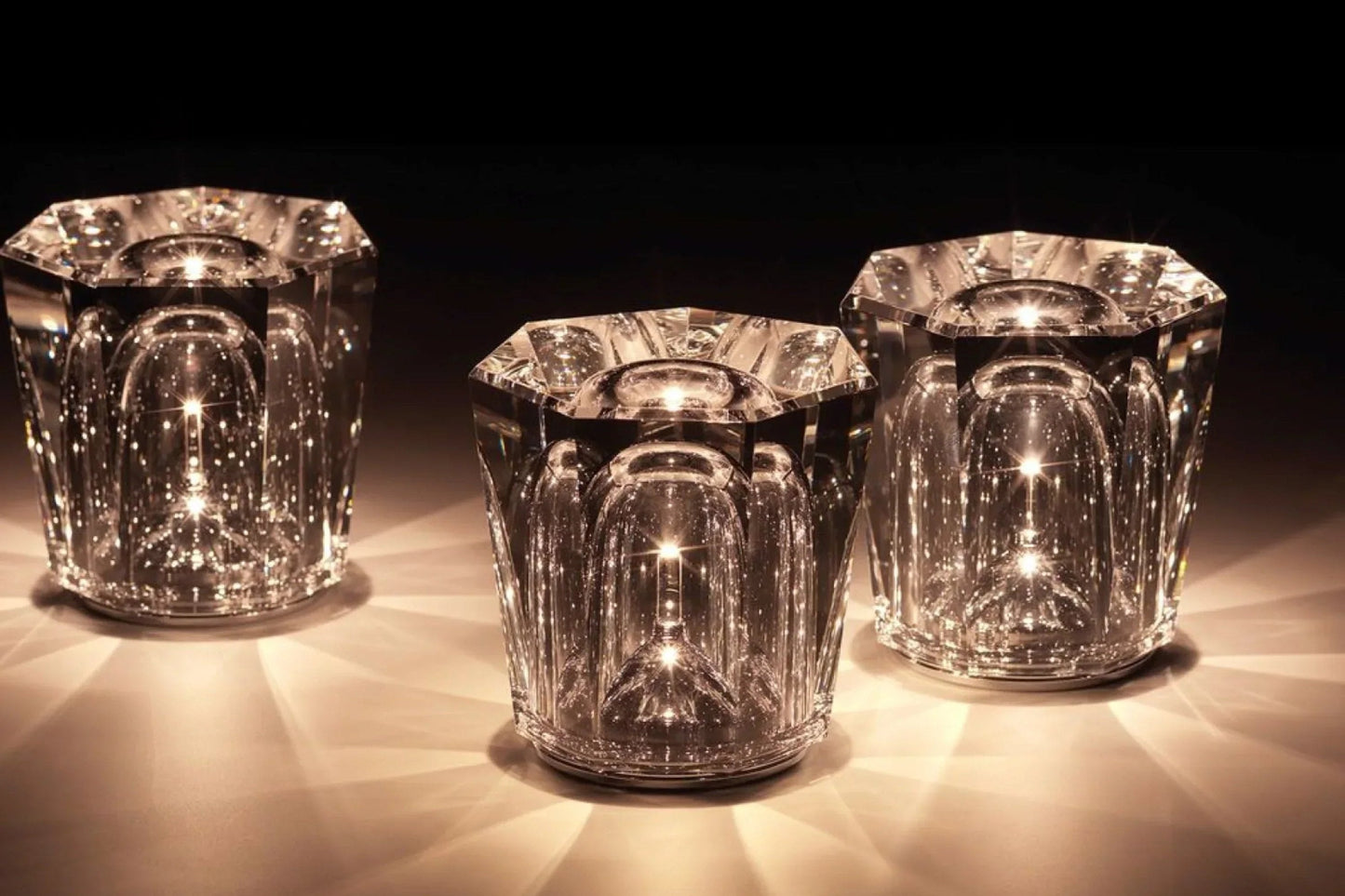 Crystal LED Table Lamp with 360° Light Projection - Wireless & USB Rechargeable