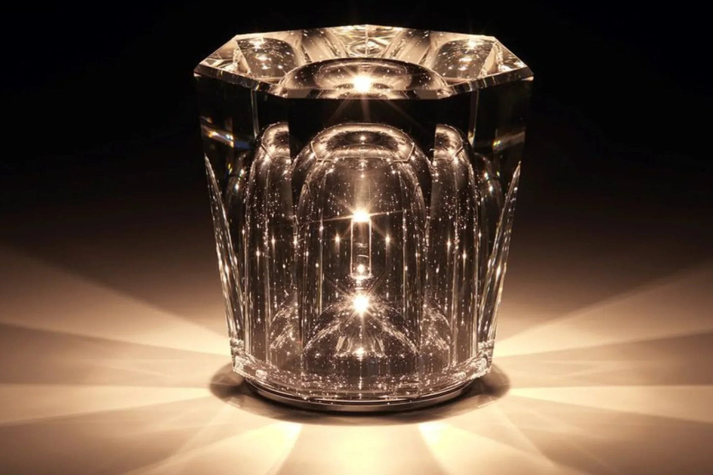 Crystal LED Table Lamp with 360° Light Projection - Wireless & USB Rechargeable