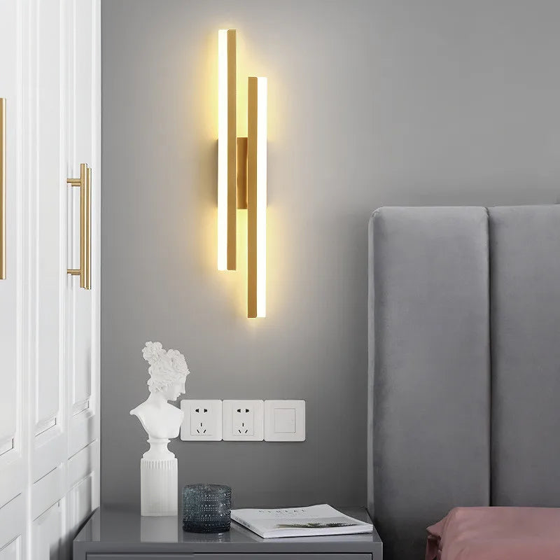Minimalist Modern LED Wall Light - Elegant Acrylic and Metal Design