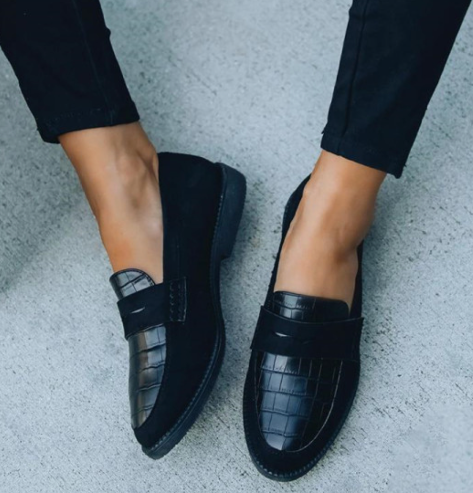 Elegant Comfort Shoes for Women - Versatile Supportive Design