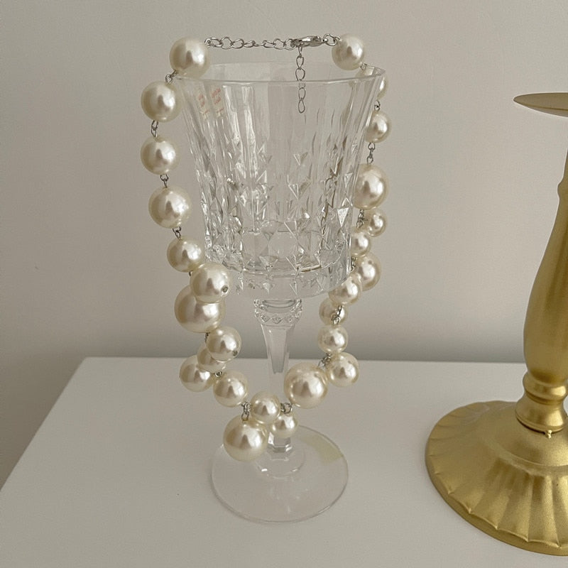 Classic Round Pearl Necklace with Modern Twist