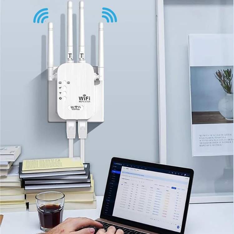 Long-Range Dual-Band 5G Outdoor WiFi Booster