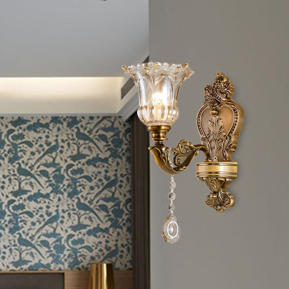 Elegant Vintage Gold Wall Lamp with Adjustable Lighting