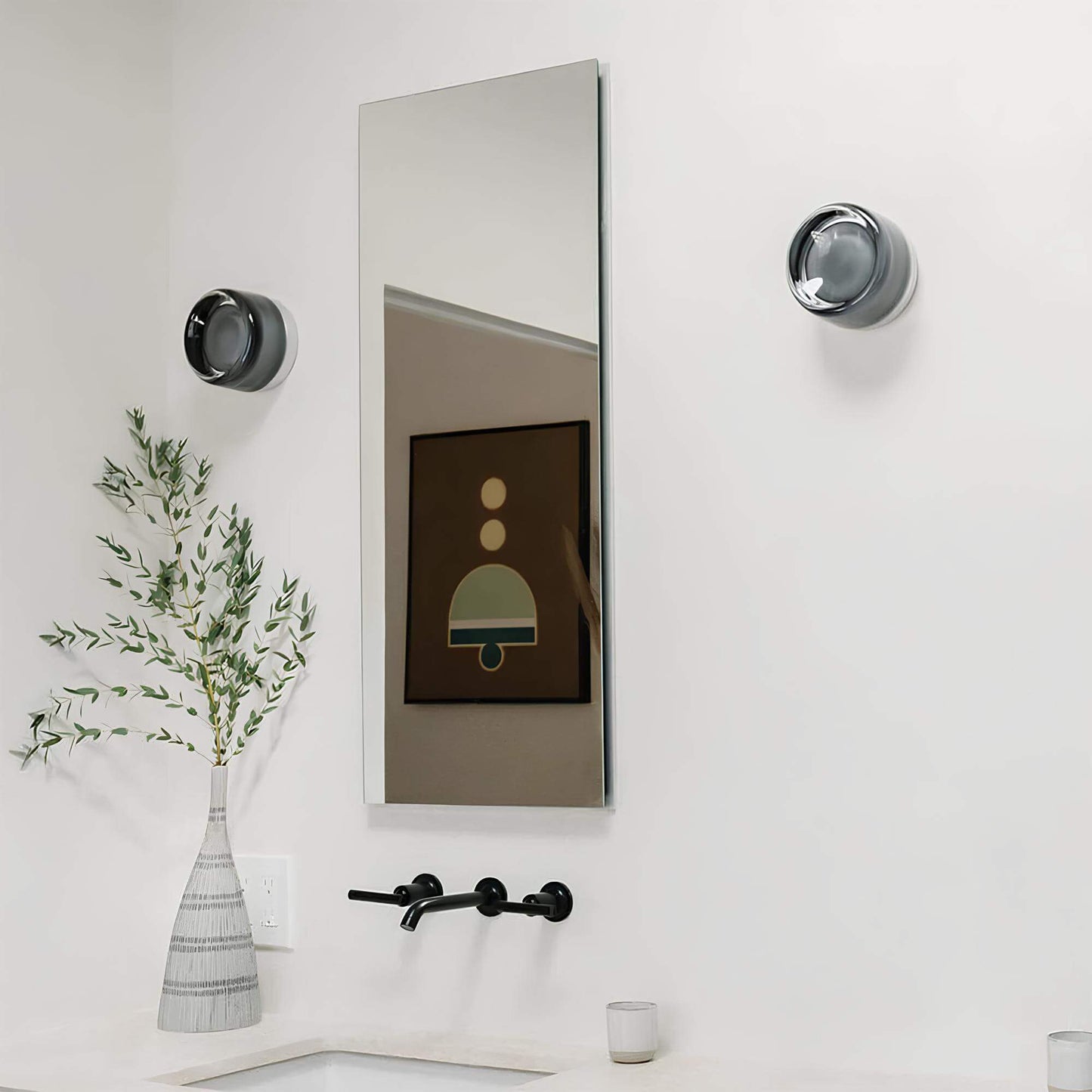 Curved LED Wall Lamp in Contemporary Design