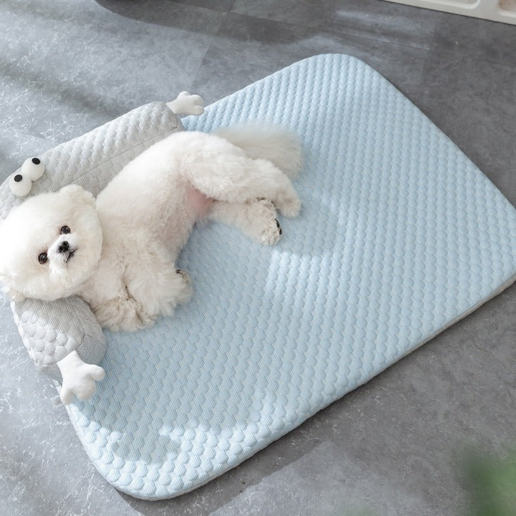 Luxury Silk Dog Cooling Mat - Plush Summer Comfort