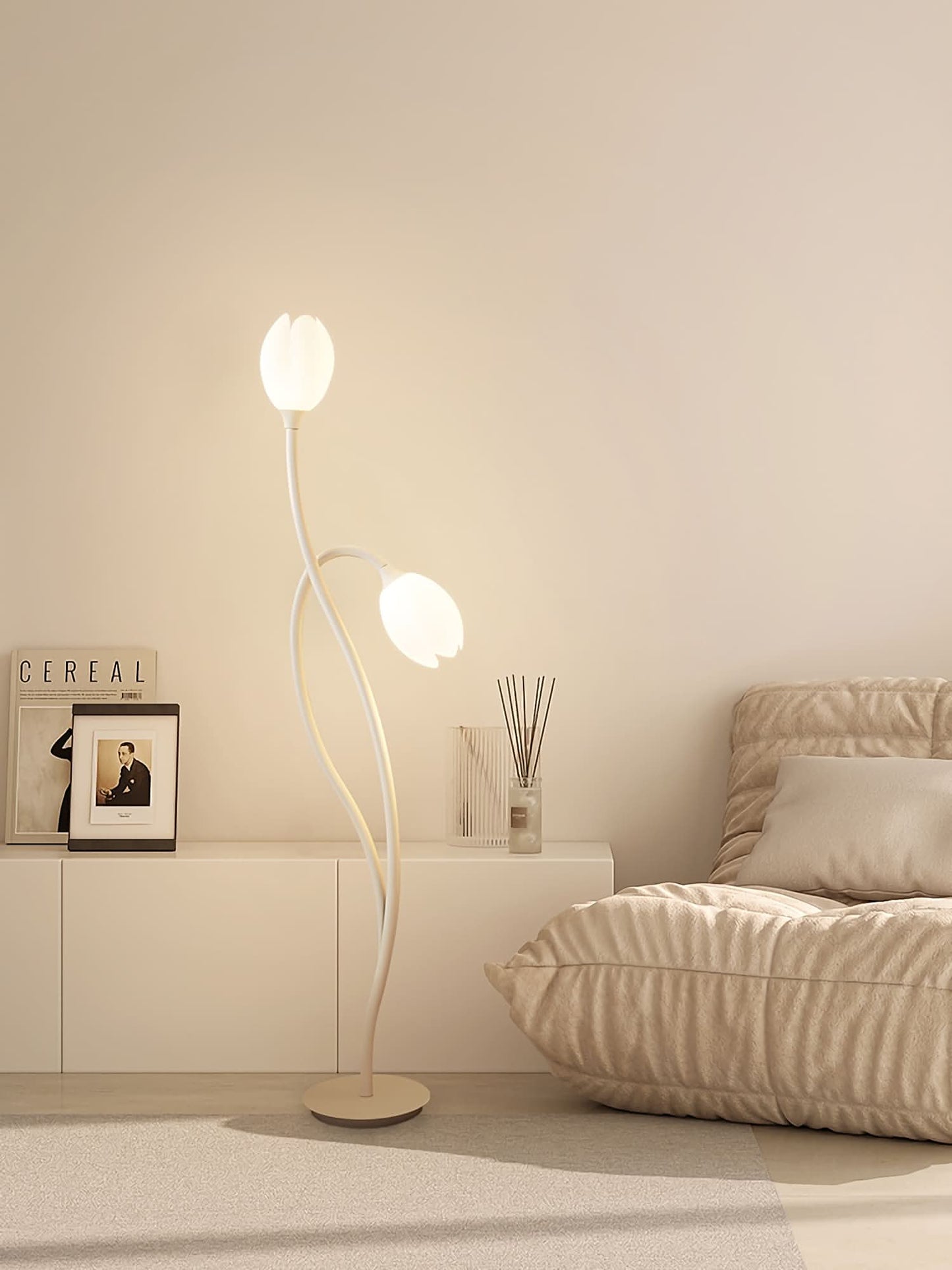 Flower-Inspired Modern Floor Lamp with G9 Socket