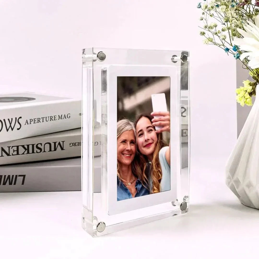 Customizable Digital Picture Frame for Cherished Memories