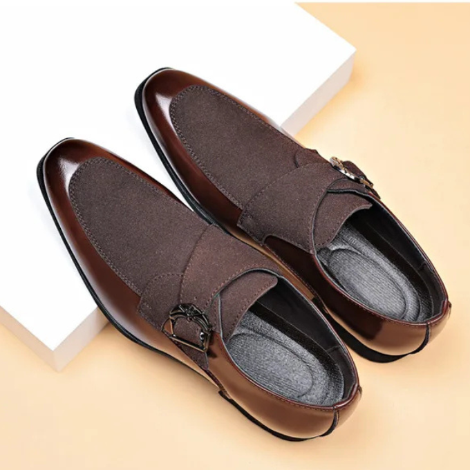 Men's Textured Luxury Loafers with Bold Metal Buckle