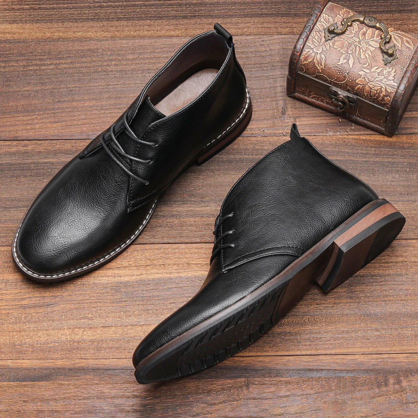Men's Black Classic Chukka Boots with Cushioned Insole