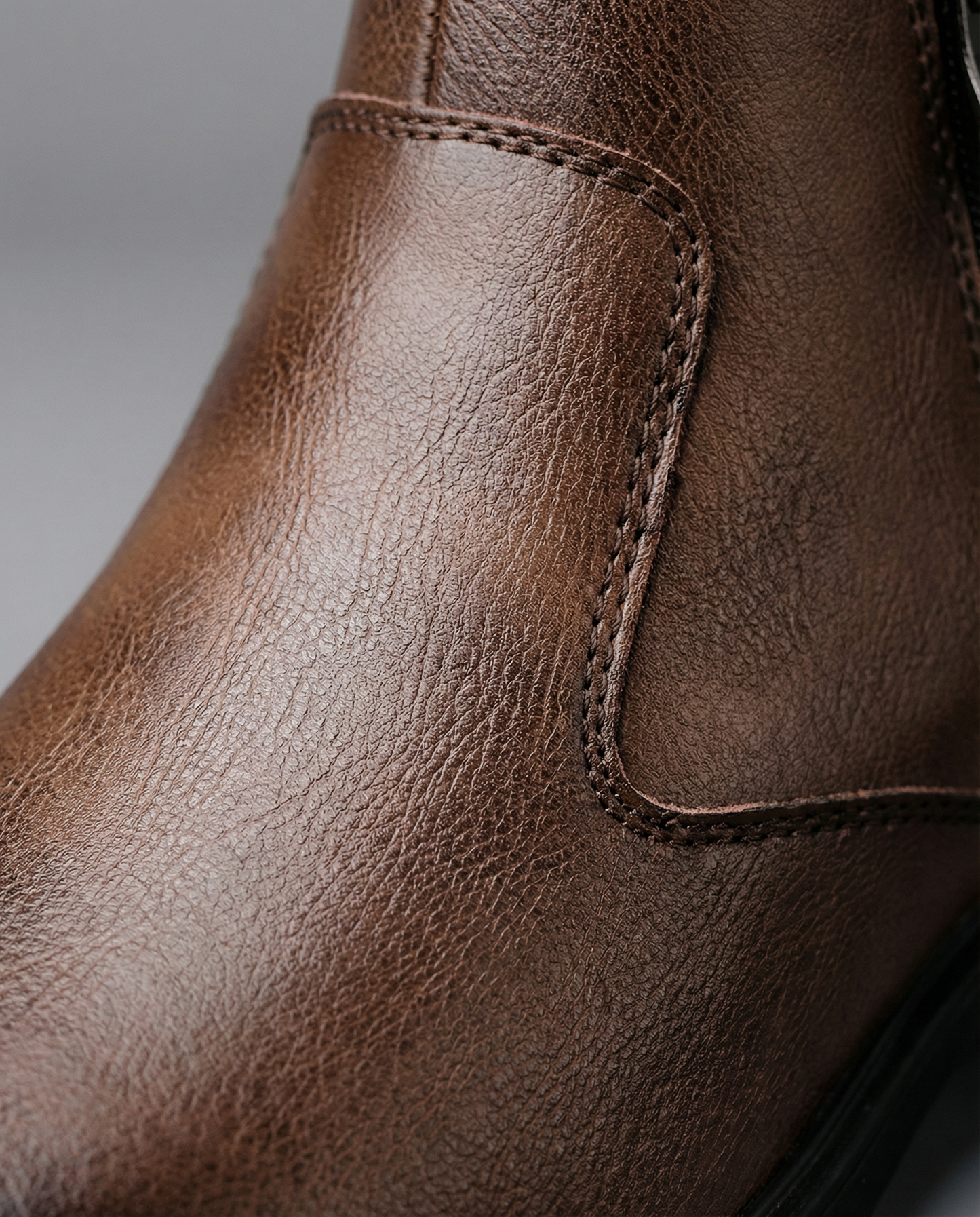 Men's Comfortable Classic Chelsea Boots with Side Zip Entry