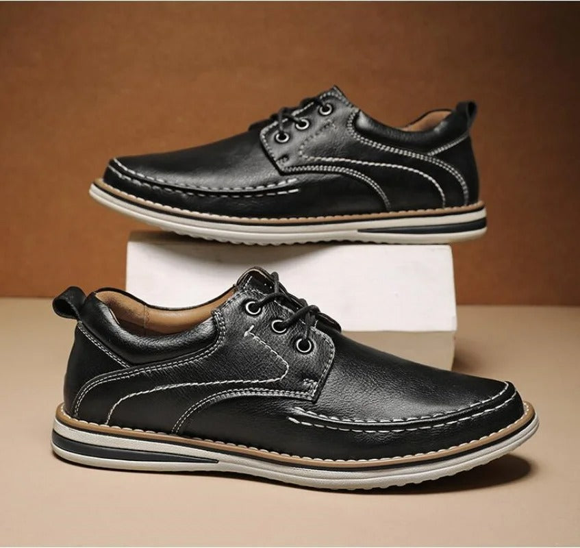 Men's Moc Toe Oxford Shoes with Padded Comfort and Contrast Stitching