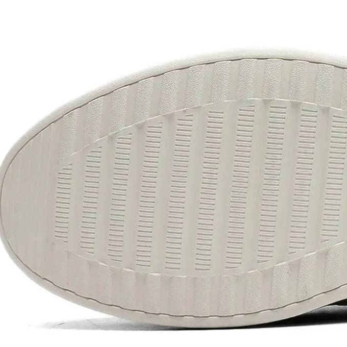 Men's Moc Toe Oxford Shoes with Padded Comfort and Contrast Stitching
