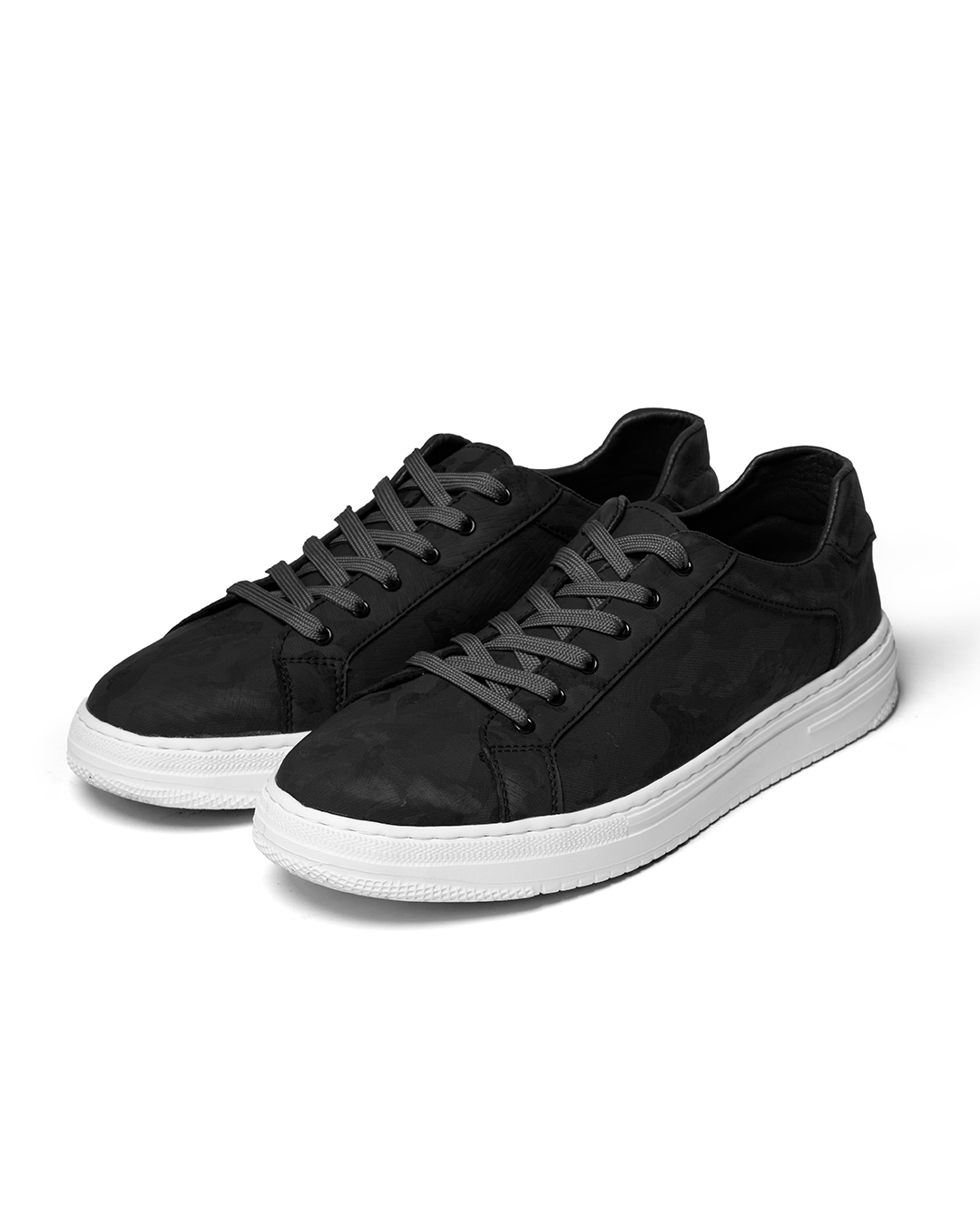 Men's Lightweight Everyday Sneakers with Cushioned Comfort