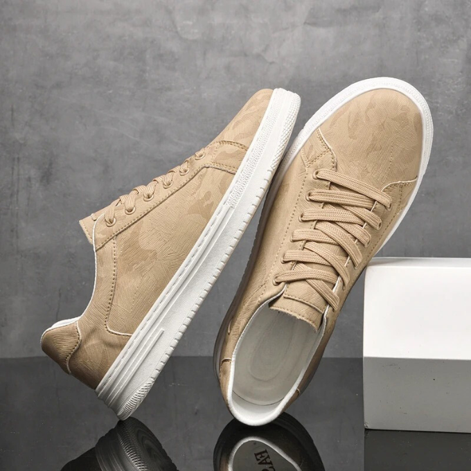 Men's Lightweight Everyday Sneakers with Cushioned Comfort