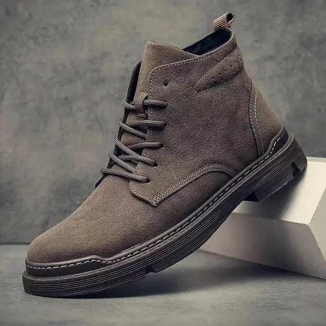 Men's Classic Lace-Up Boots with Cushioned Insole and Durable Construction
