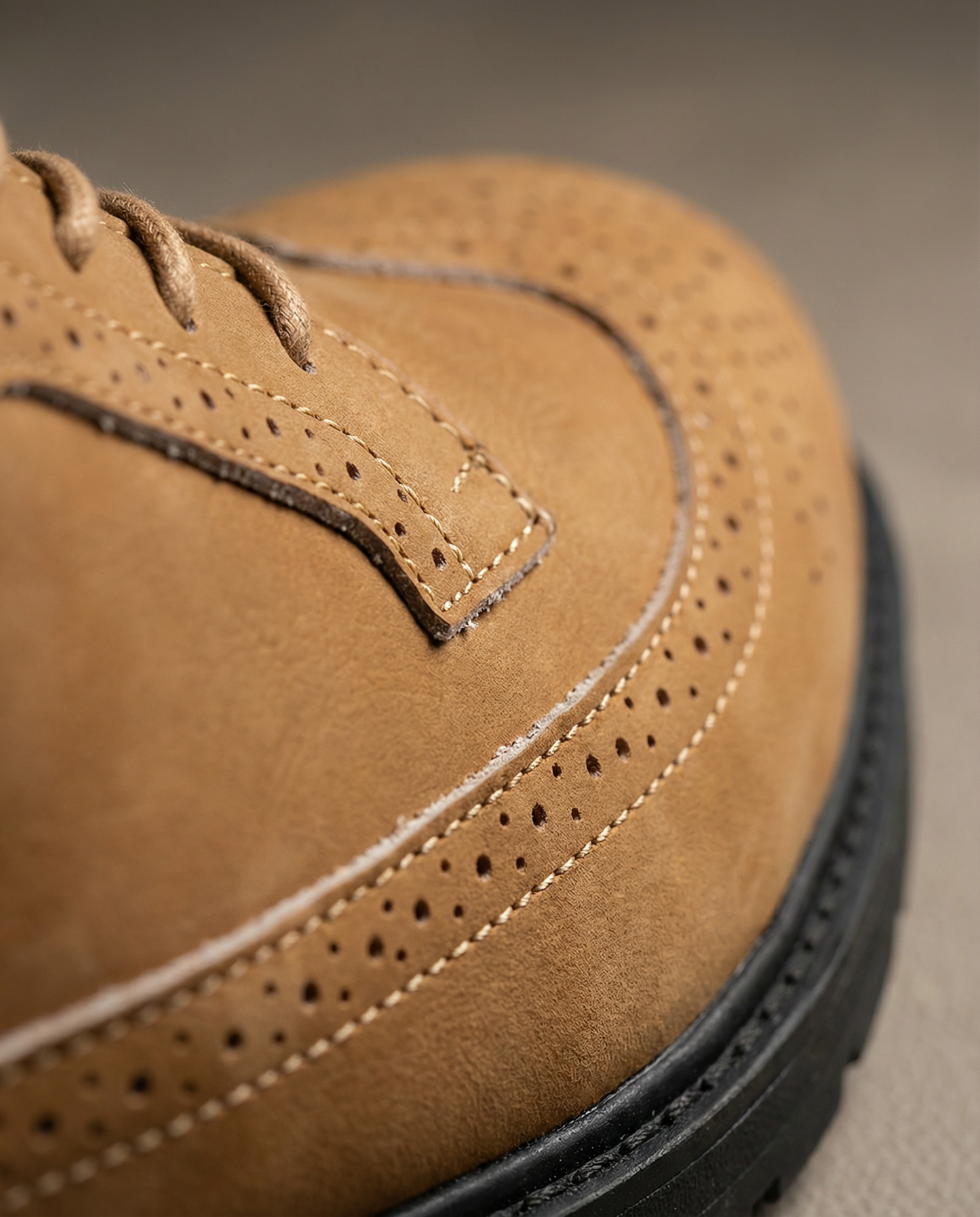 Men's Comfort Derby Shoes with Lugged Sole for Active Lifestyles