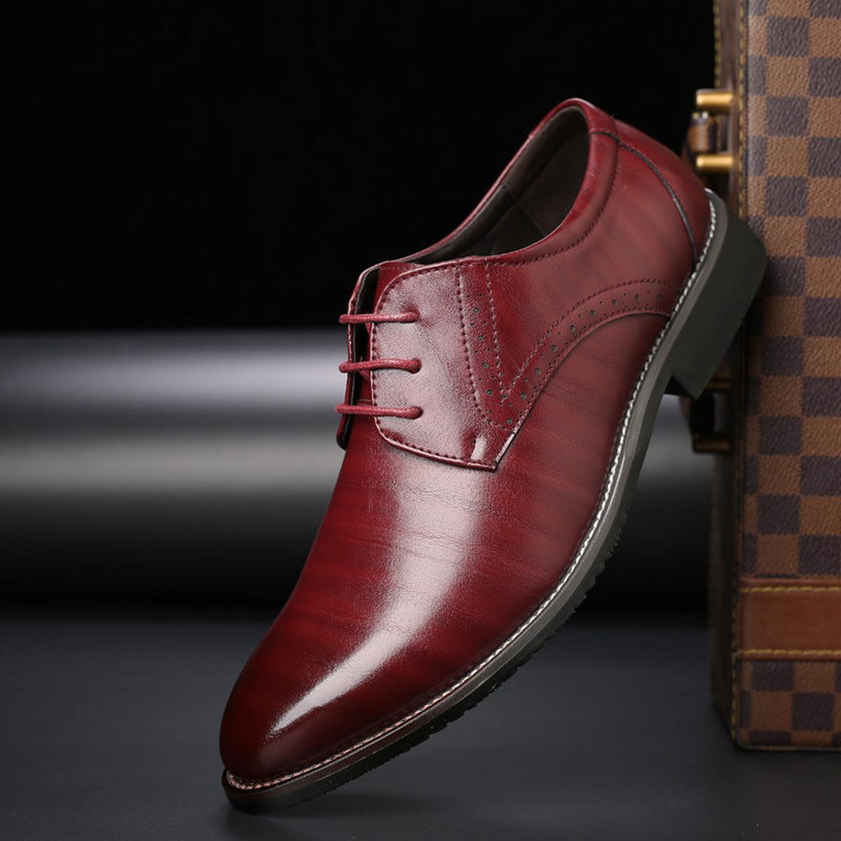 Men's Classic Lace-Up Formal Dress Shoes with Polished Finish