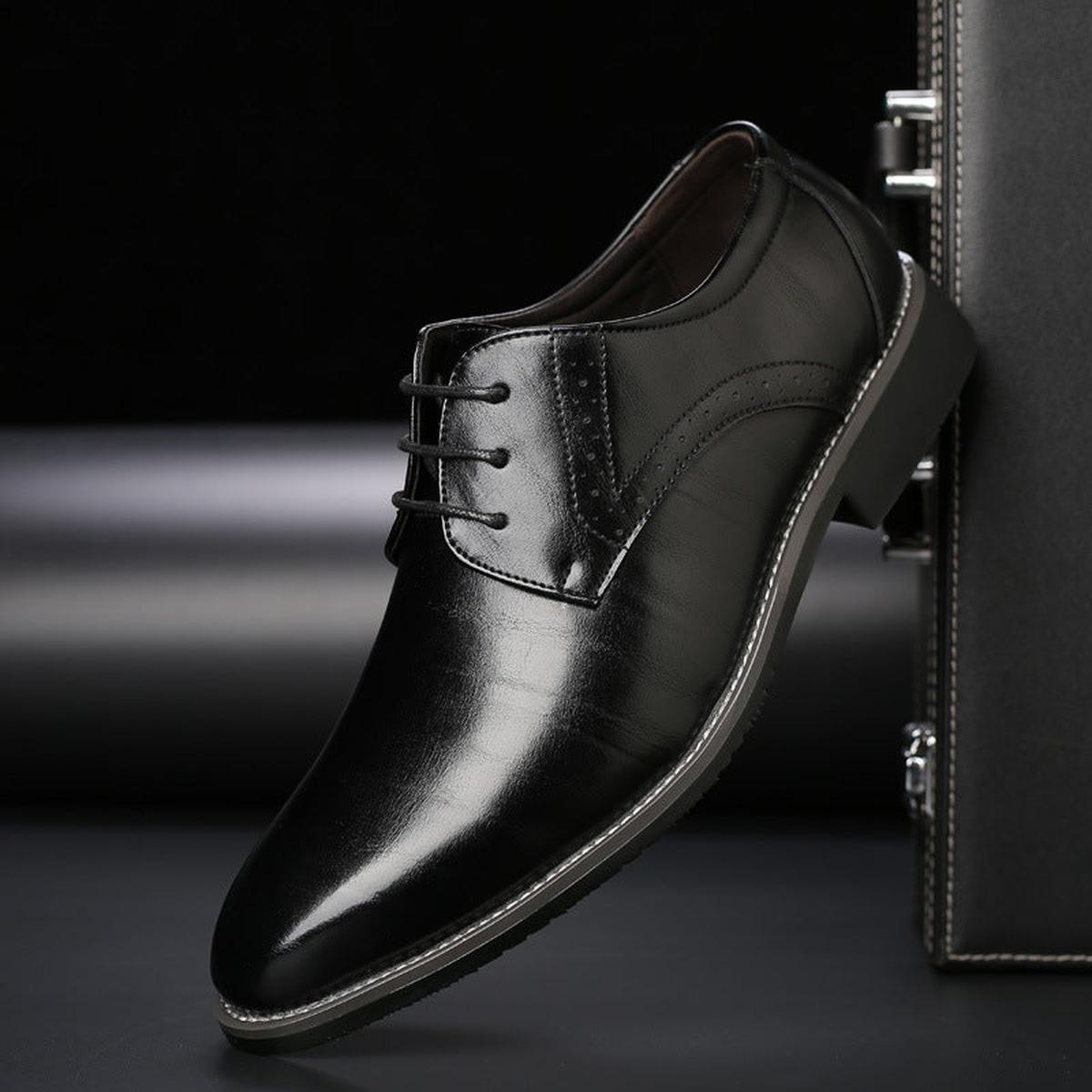Men's Classic Lace-Up Formal Dress Shoes with Polished Finish