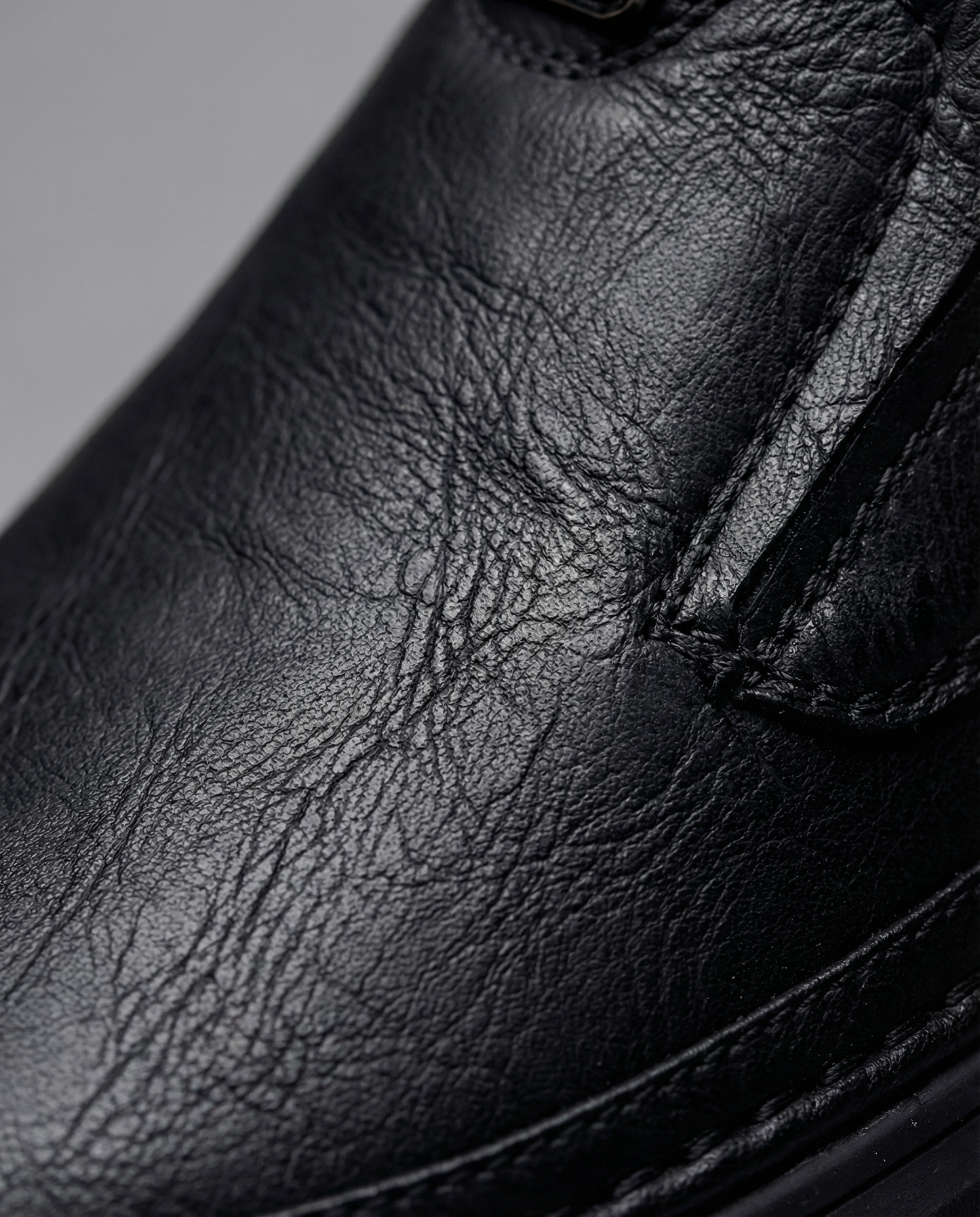 Men's Premium Full-Grain Slip-On Shoes for Comfort and Durability